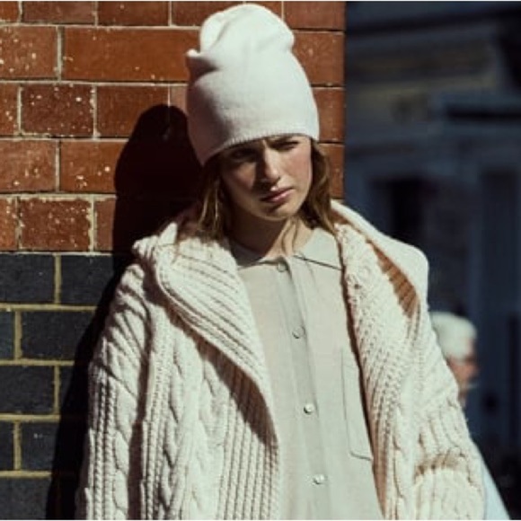 NWOT. Zara Cream Wool Blend Fine Knit Beanie. main image 4